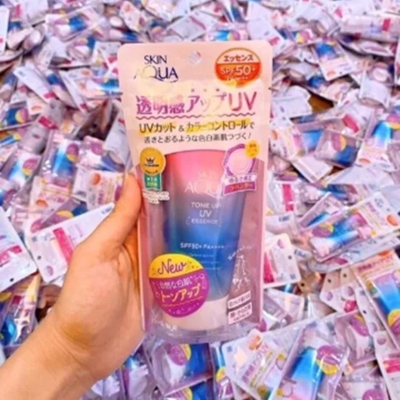 Rohto Skin Aqua Tone Up UV Essence Lavender SPF50+/PA++++ 80g - Picture 1 of 3